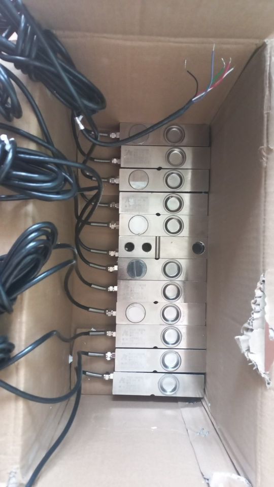 200 USD